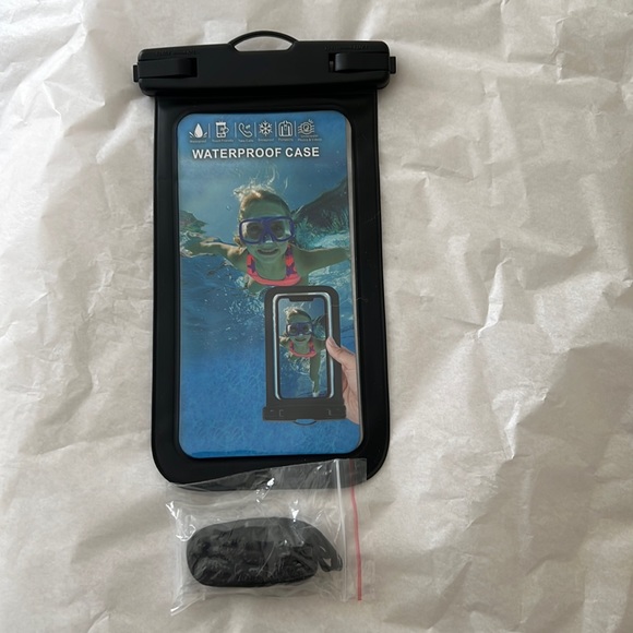 Cell phone dry bag with lanyard - Picture 1 of 6